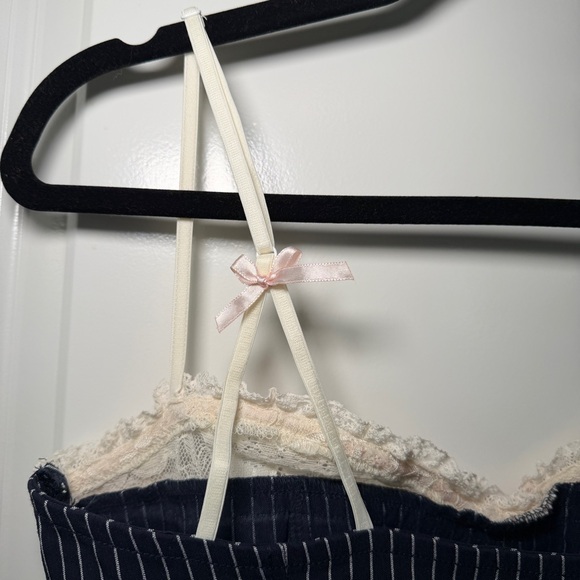 NWT Kimchi Blue Lexi Pinstripe Lace Trim + Bow Detail Cami Urban Outfitters - Picture 7 of 12